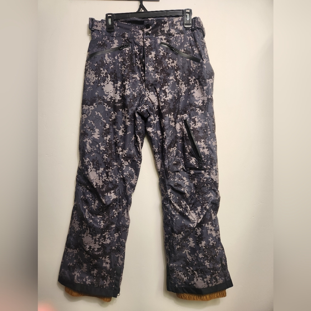 Body Glove Men's Insulated Digital Camo Cargo Snow Ski Pants (S). #D13